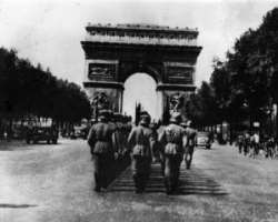 The monument has seen not only victories but also two defeats. First was in the year 1871 in Franco-Prussian War and other was in the Second World War